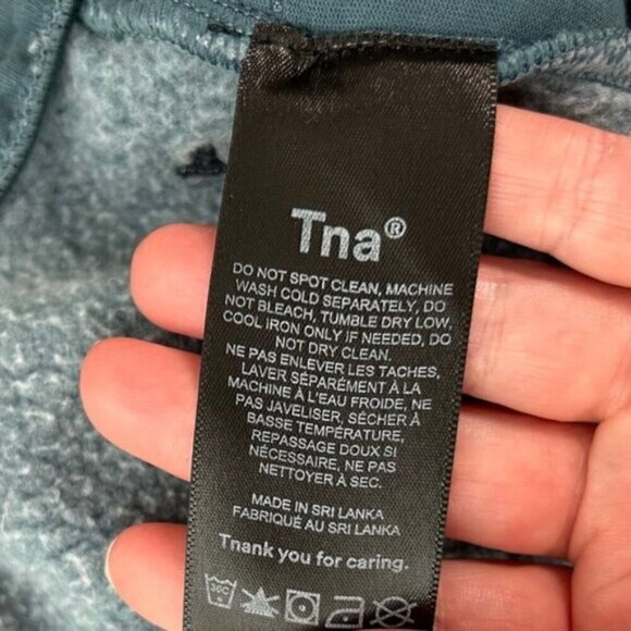 Aritzia Tna Cozy Fleece Boyfriend Sweat Short 6” High Rise Waist Size Small blue - Picture 7 of 10